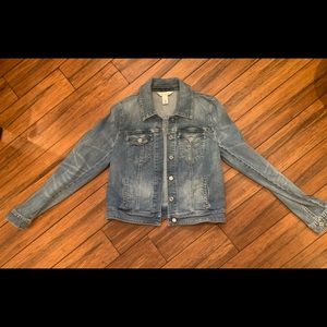 Light wash jean jacket